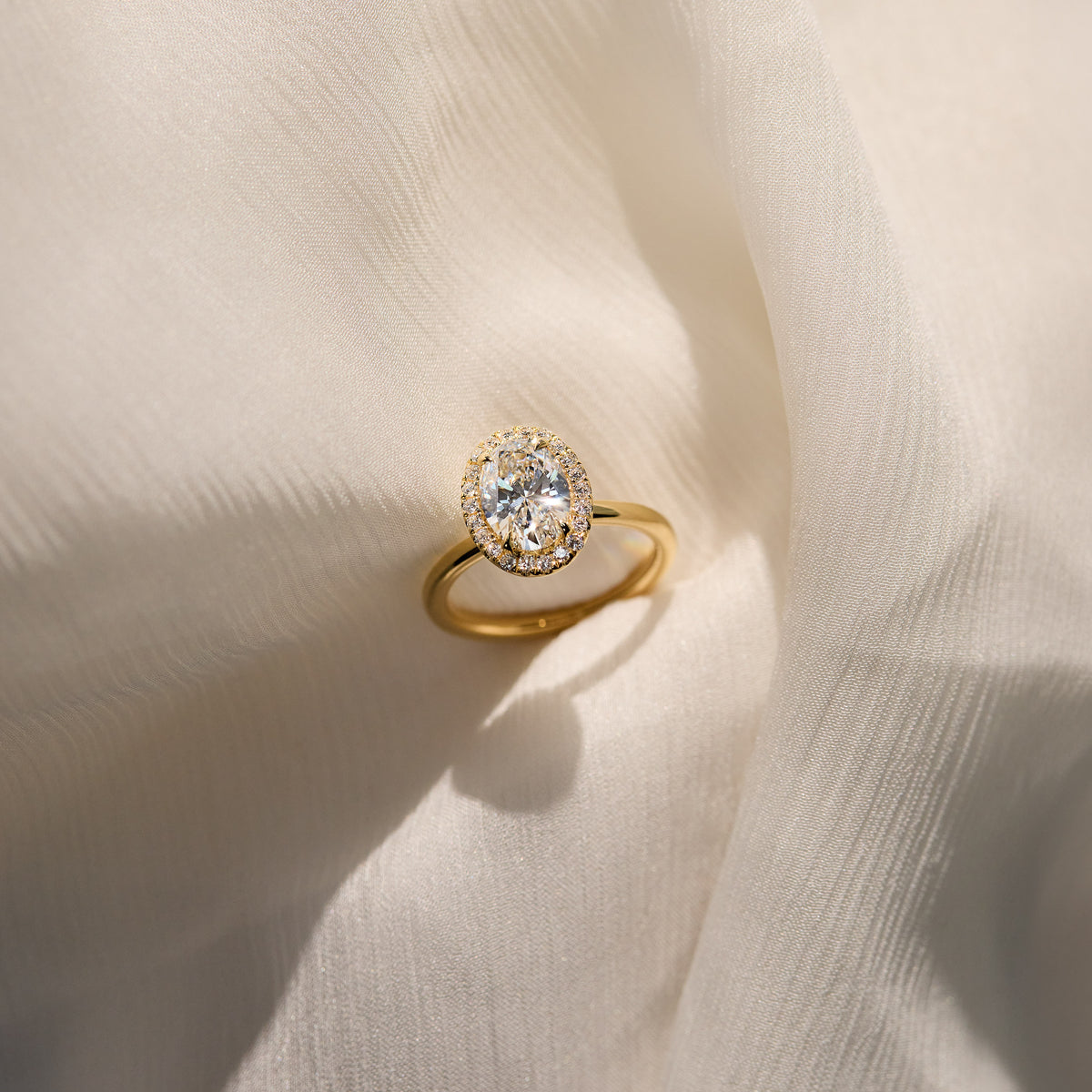 5 Important Elements For A Big Wedding Day - Women Fashion Lifestyle Blog  Shinecoco.com | Cathedral diamond engagement ring, Round diamond engagement  rings, Engagement rings